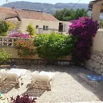 Casa De Personas Villa