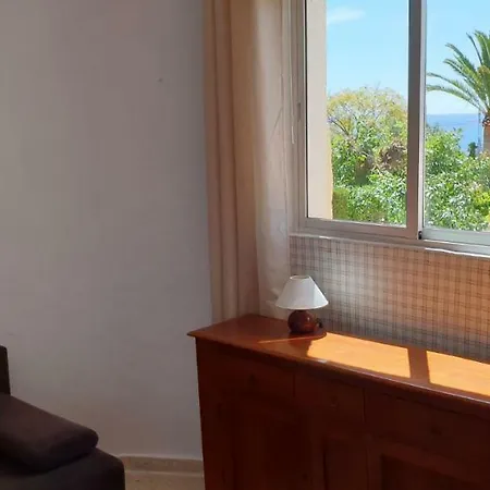 Casa De Personas Villa *