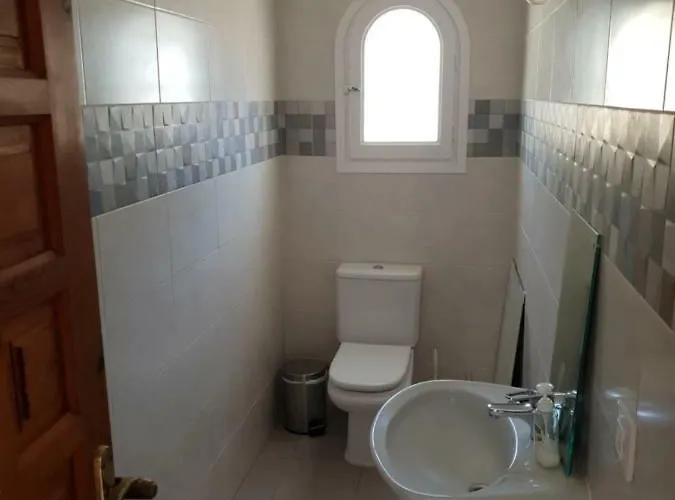 Casa De Personas Villa *