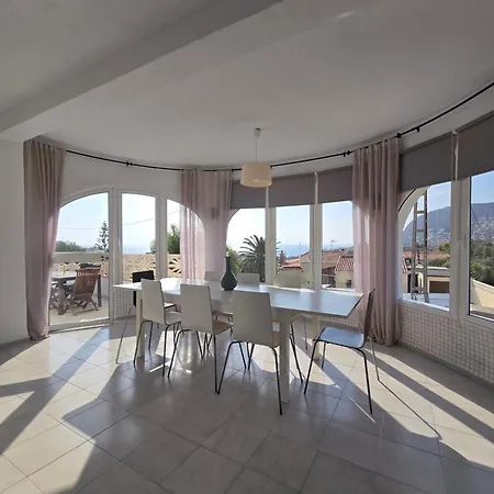 Villa Casa De Personas *