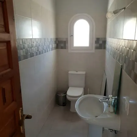 Casa De Personas Villa *